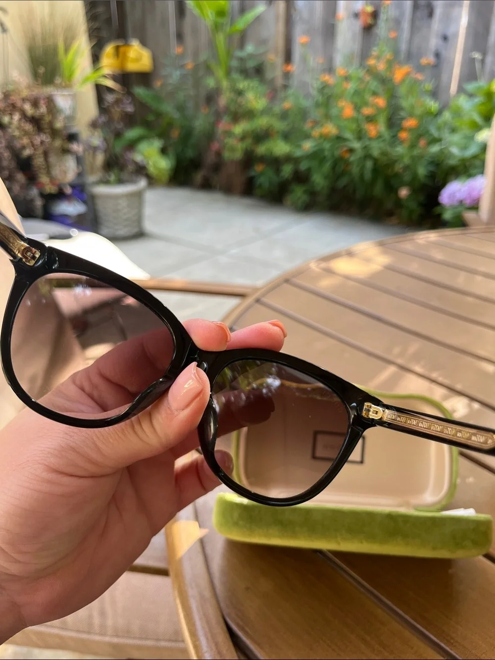 Gucci Black Frame Sunglasses with Brown Gradient Lenses - Picture 5 of 15